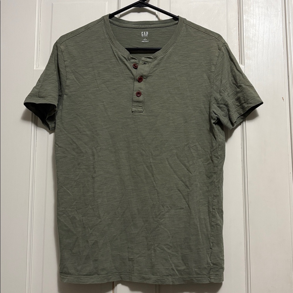 2/$15 Men’s GAP Short Sleeve Henley Shirt Size Small